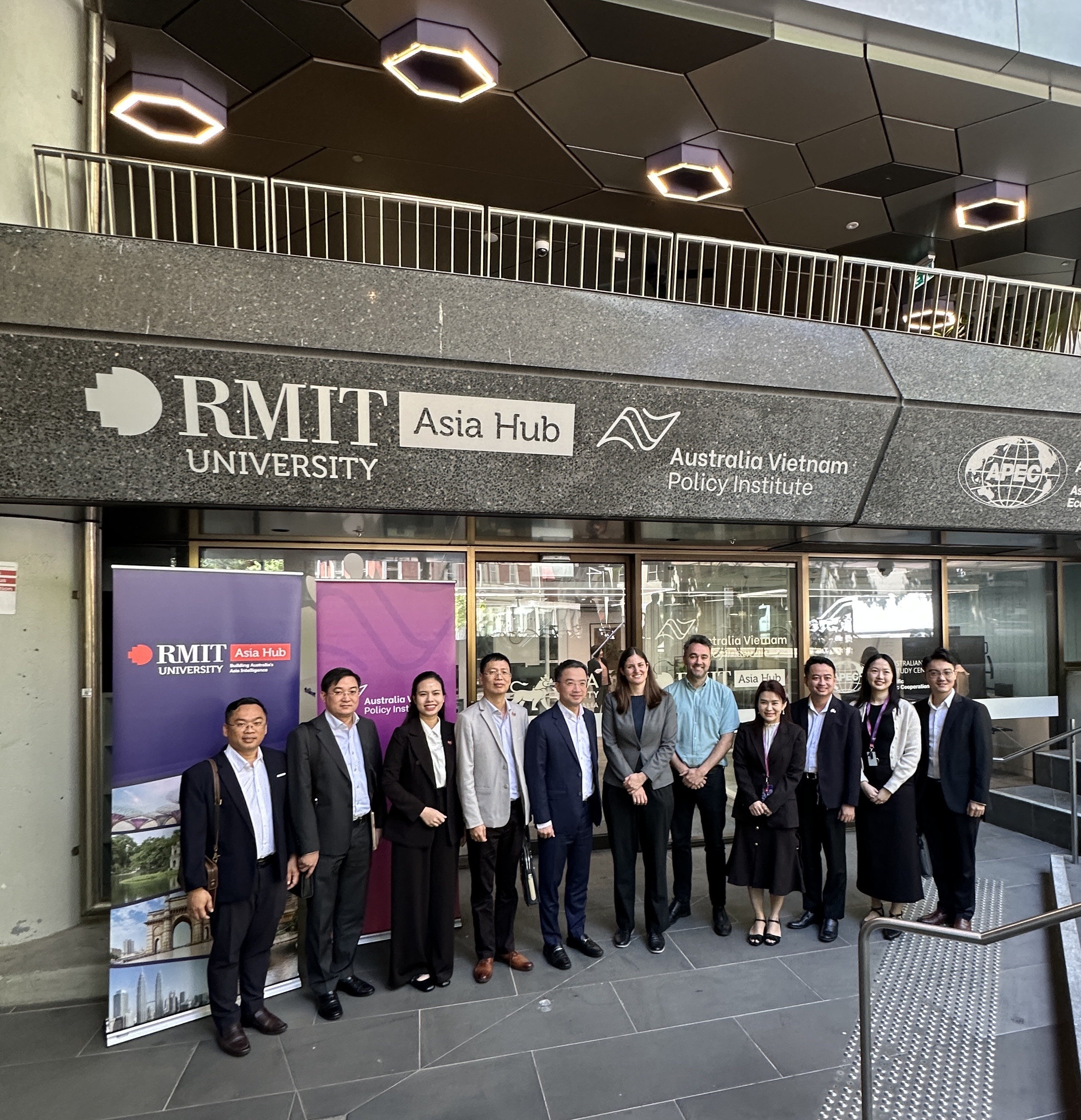 89936abe75ca880f72445ebd416285ef